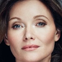 Essie Davis Alaston