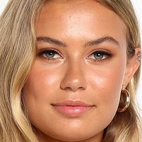 Kennia De Seinne Alaston