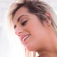 Mia Linz Alaston