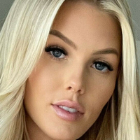 Scarlettkisses Alaston