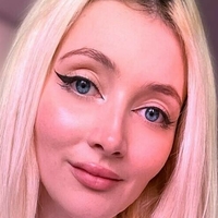 Vivii Plays Alaston