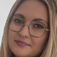 Weiß jemand wie sie heißt? Alaston